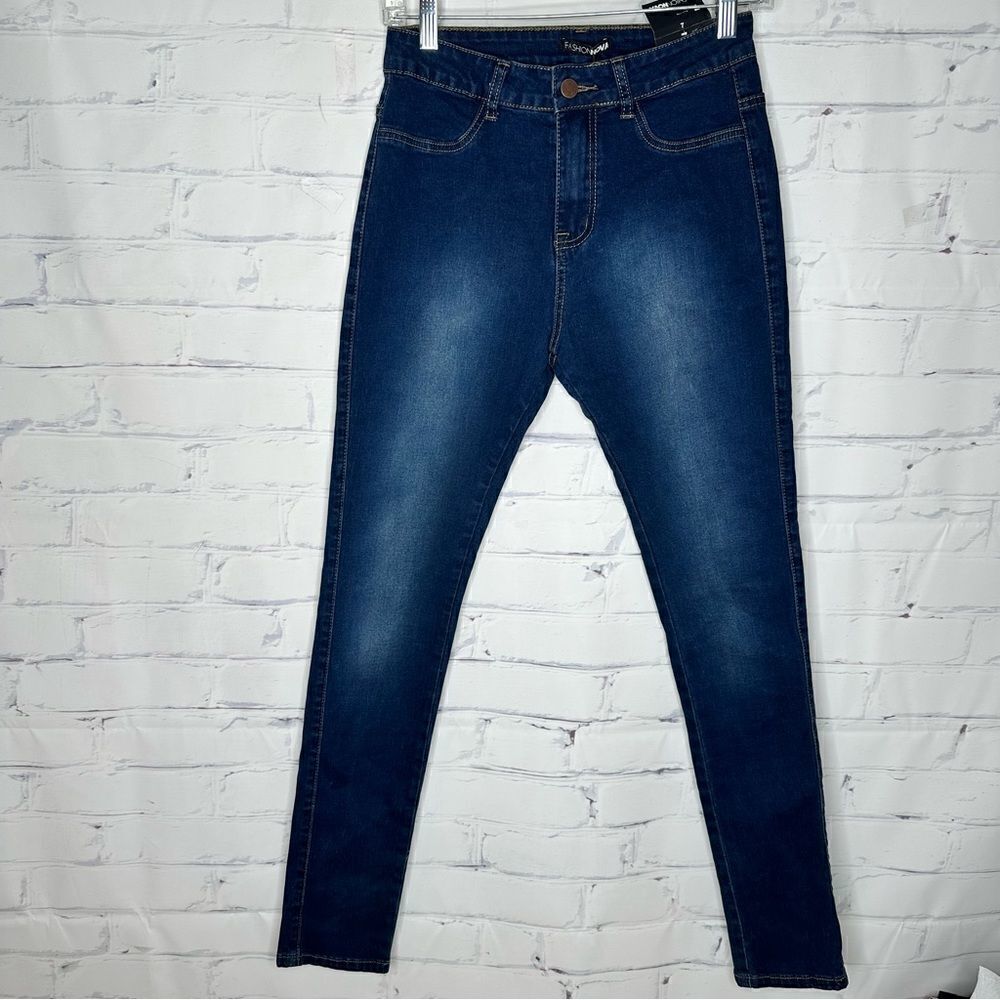Fashion Nova size 7‎ junior’s jeans - brand new with tags!